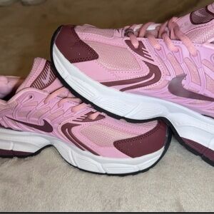 Nike Women's Pink and Maroon Sneakers